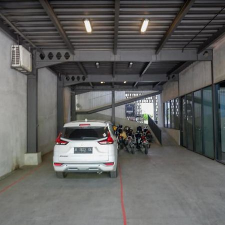 Reddoorz Plus Near Kawasan Sam Poo Kong Semarang Kültér fotó