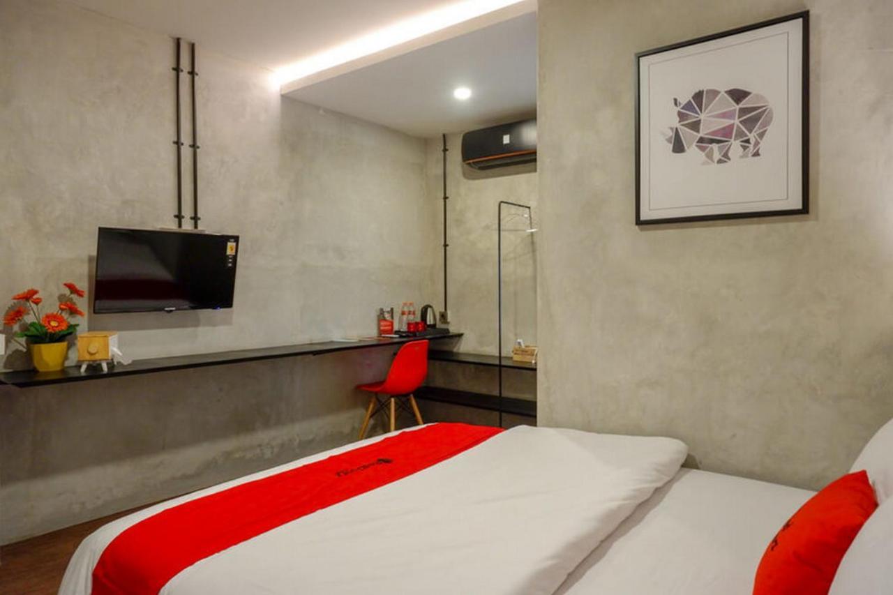 Reddoorz Plus Near Kawasan Sam Poo Kong Semarang Kültér fotó