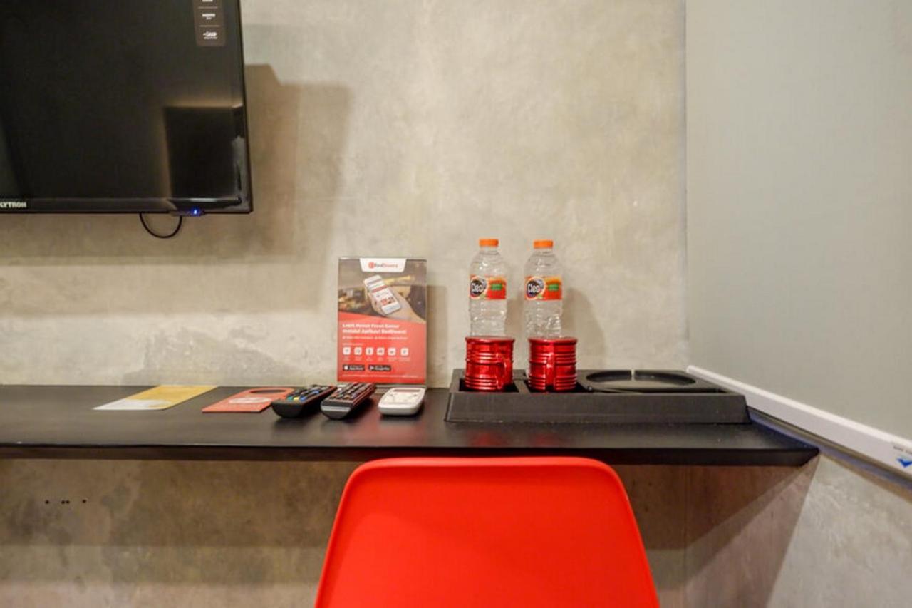 Reddoorz Plus Near Kawasan Sam Poo Kong Semarang Kültér fotó