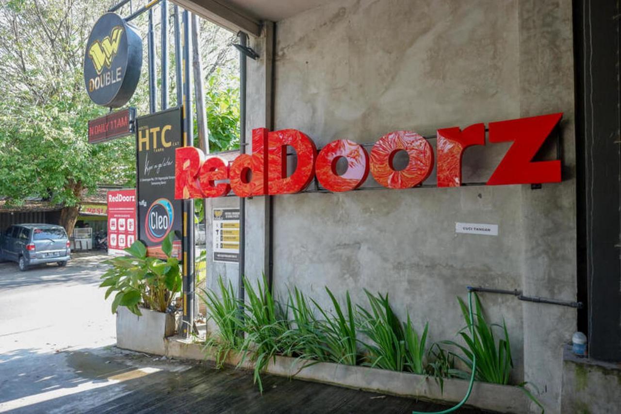 Reddoorz Plus Near Kawasan Sam Poo Kong Semarang Kültér fotó
