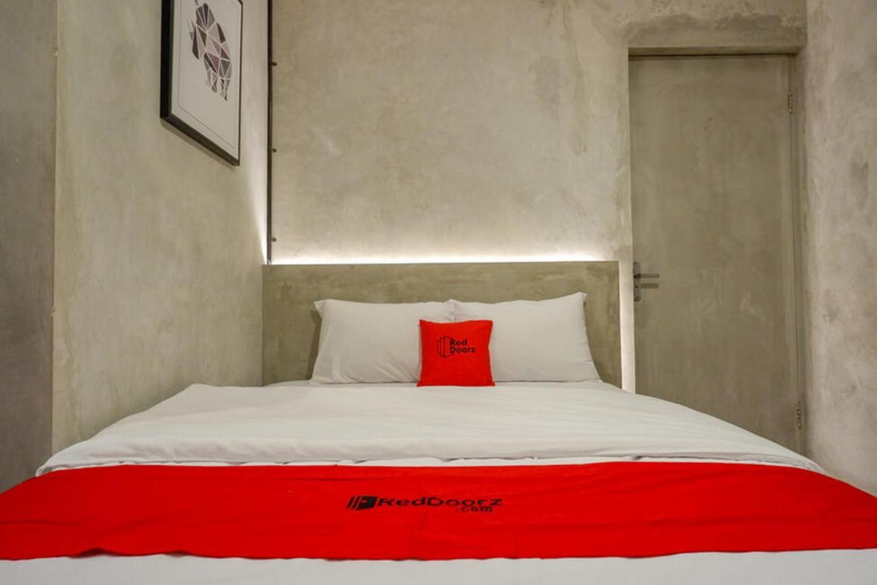 Reddoorz Plus Near Kawasan Sam Poo Kong Semarang Kültér fotó