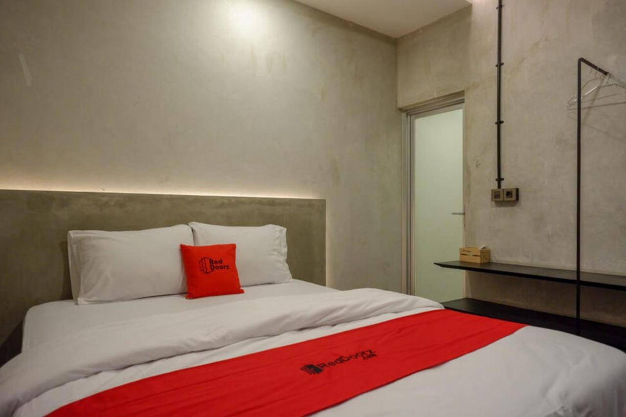 Reddoorz Plus Near Kawasan Sam Poo Kong Semarang Kültér fotó