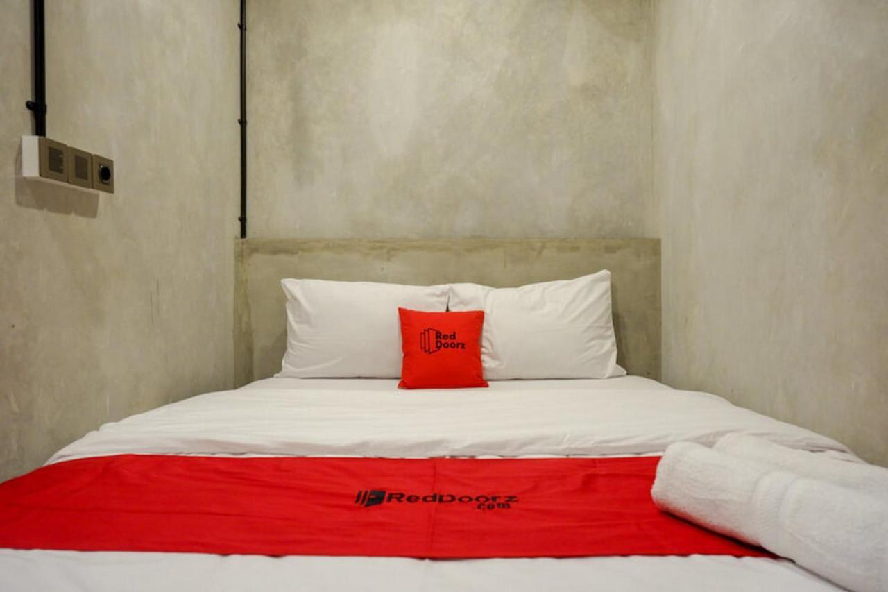 Reddoorz Plus Near Kawasan Sam Poo Kong Semarang Kültér fotó