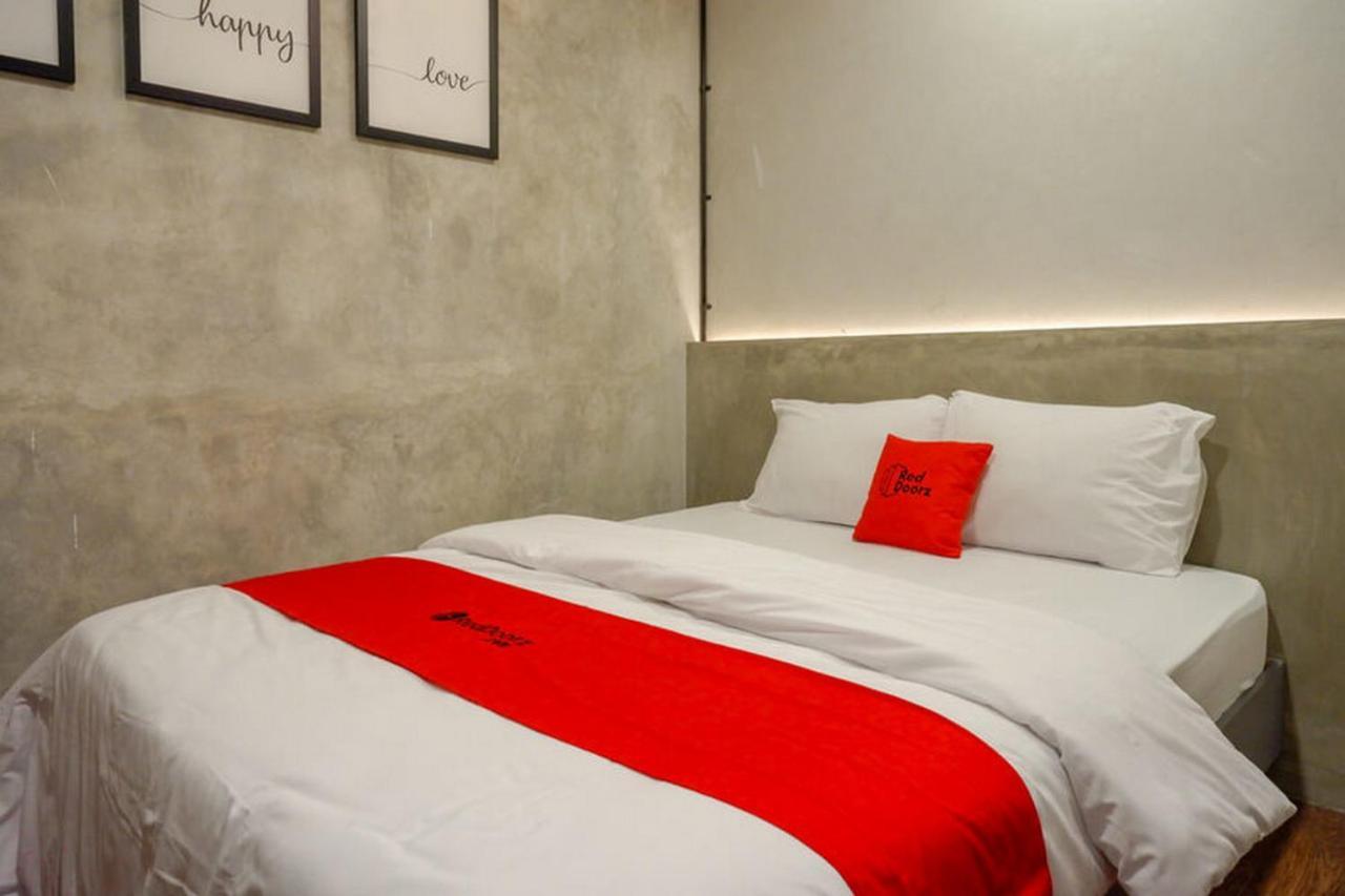 Reddoorz Plus Near Kawasan Sam Poo Kong Semarang Kültér fotó