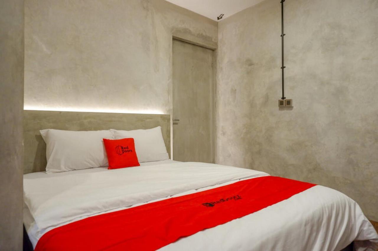 Reddoorz Plus Near Kawasan Sam Poo Kong Semarang Kültér fotó