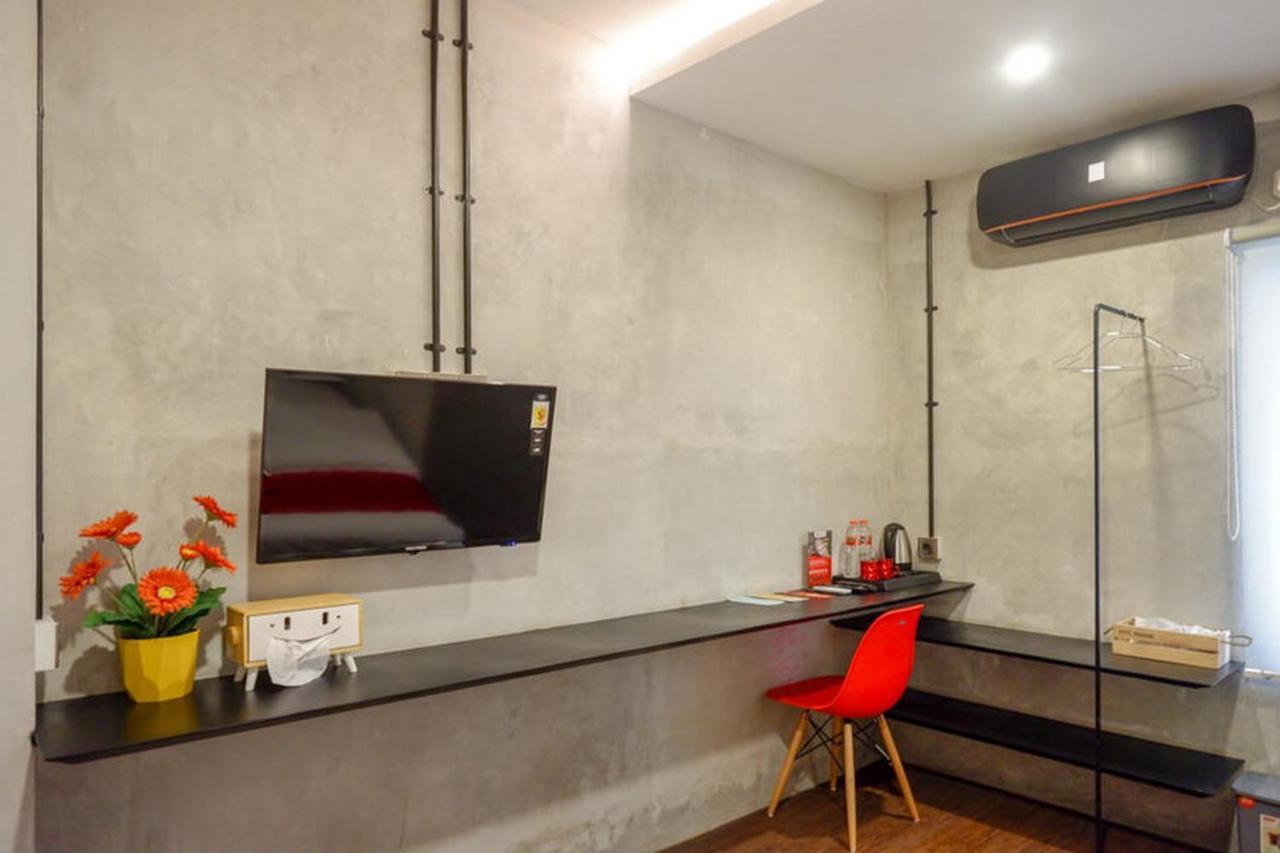 Reddoorz Plus Near Kawasan Sam Poo Kong Semarang Kültér fotó